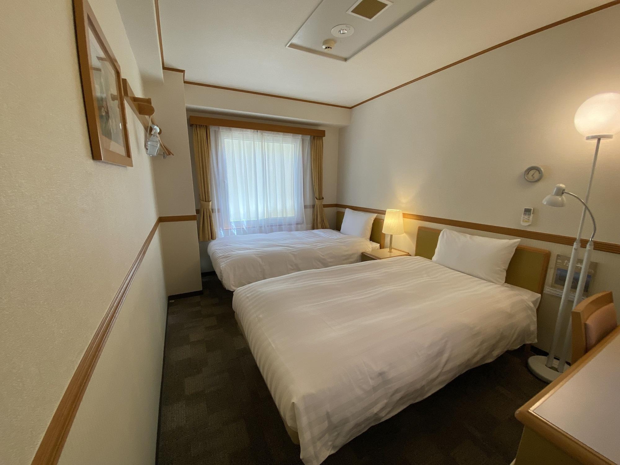 Toyoko Inn Naha Omoromachi Ekimae Экстерьер фото