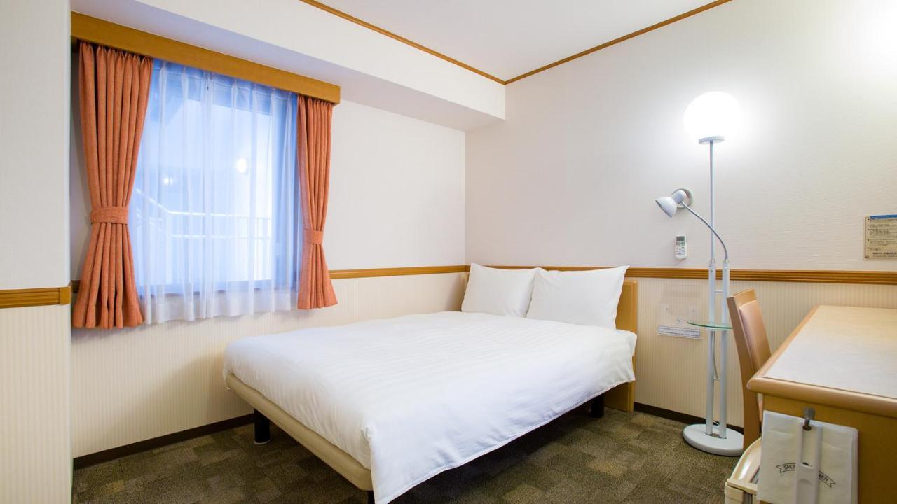 Toyoko Inn Naha Omoromachi Ekimae Номер фото