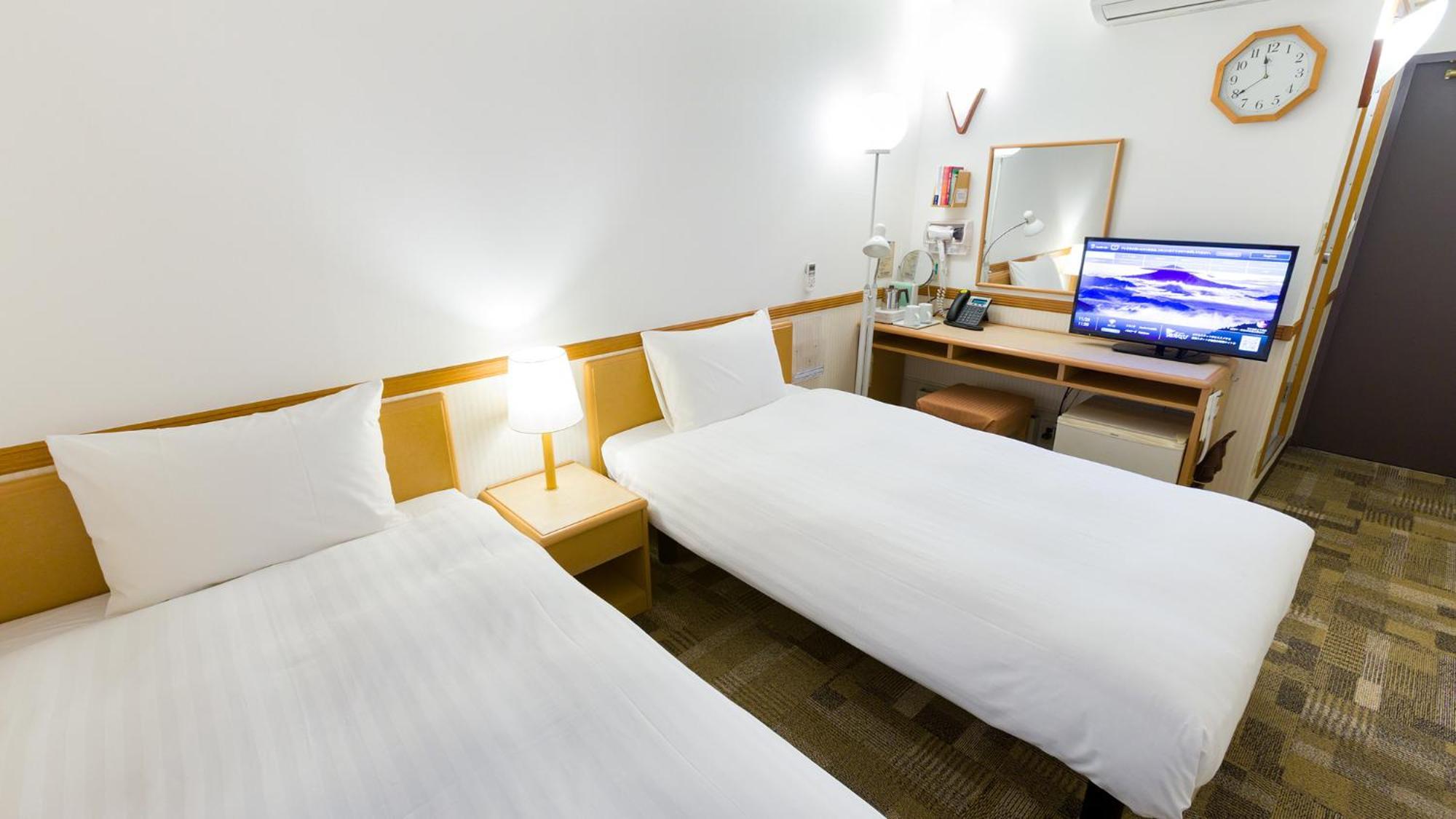 Toyoko Inn Naha Omoromachi Ekimae Номер фото